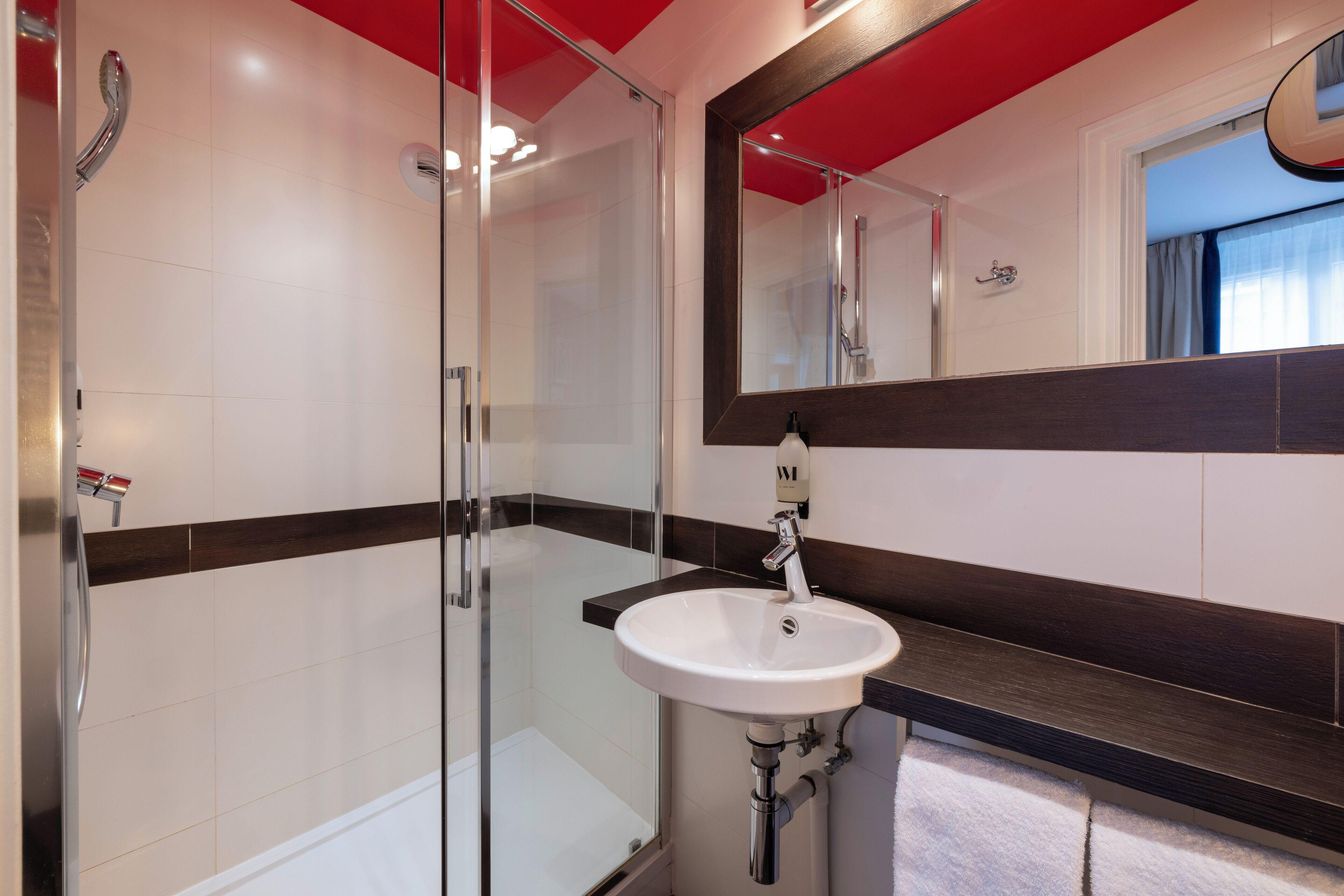 Hotel La Folie Des Pres - Saint-germain-des-pres Paris